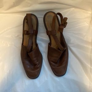 🥿 Nine West sandals